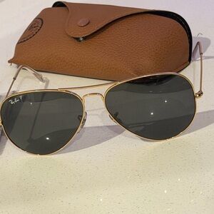 Ray-Ban Gold Frame Aviator Classic Sunglasses with Dark Lenses